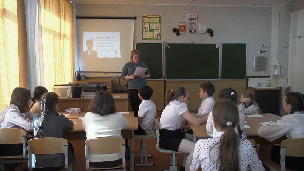 Mr. Nobody mod Putin 00:10:49.82 - 00:13:00.72